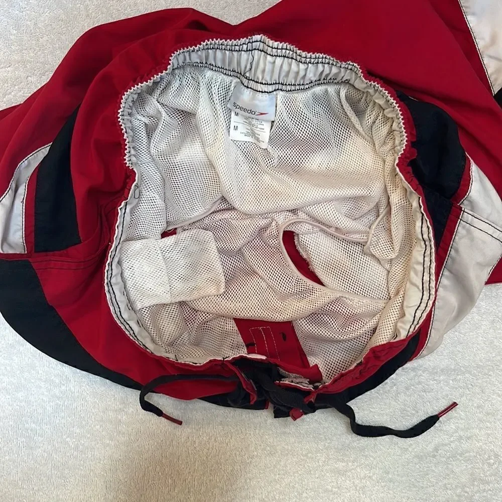 Speedo Mens swim trunks.  Size medium.
